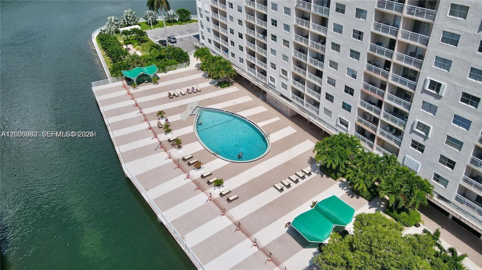 400 Kings Point Dr # 331, Sunny Isles Beach FL 33160 — 1