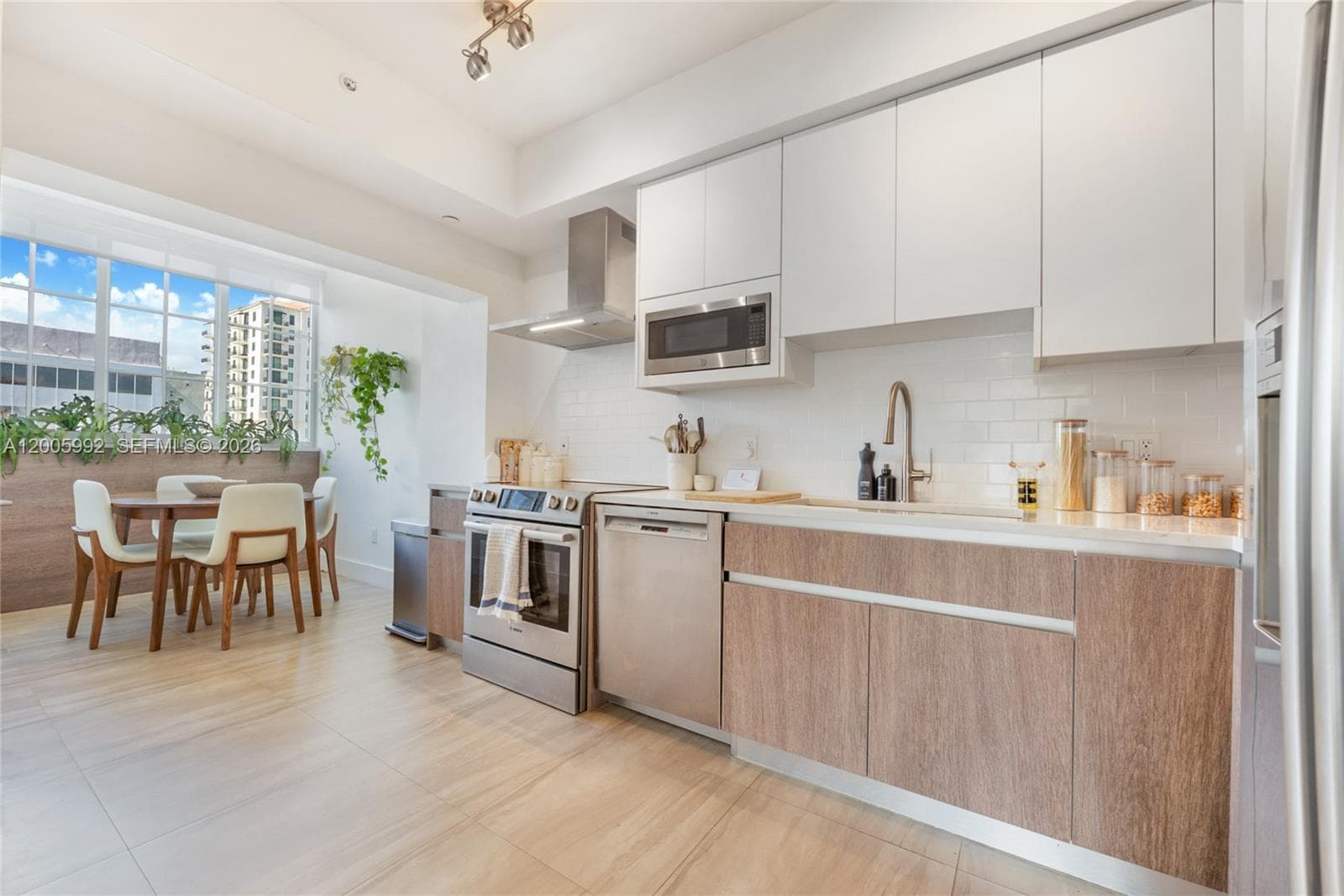 120 Salamanca Ave # 3B, Coral Gables FL 33134 — 7