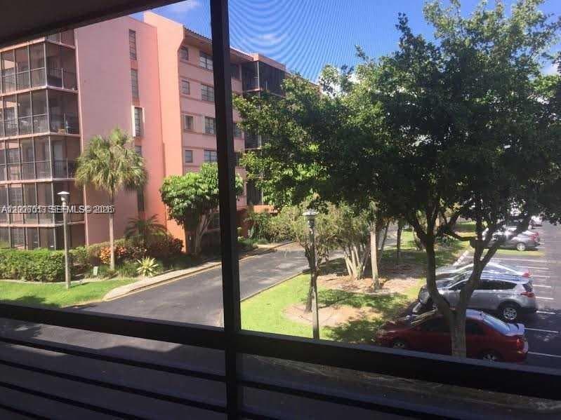 20840 San Simeon Way # 209, Miami FL 33179 — 20