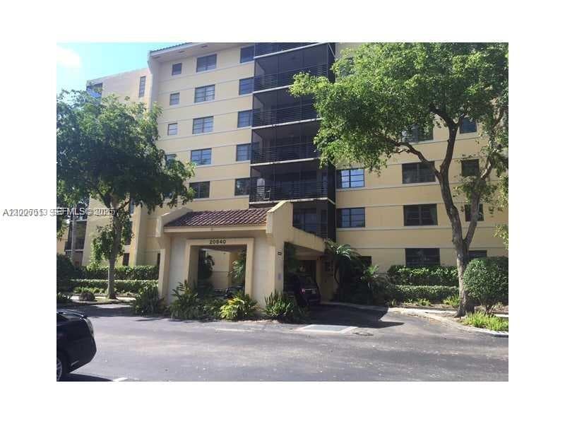20840 San Simeon Way # 209, Miami FL 33179 — 30