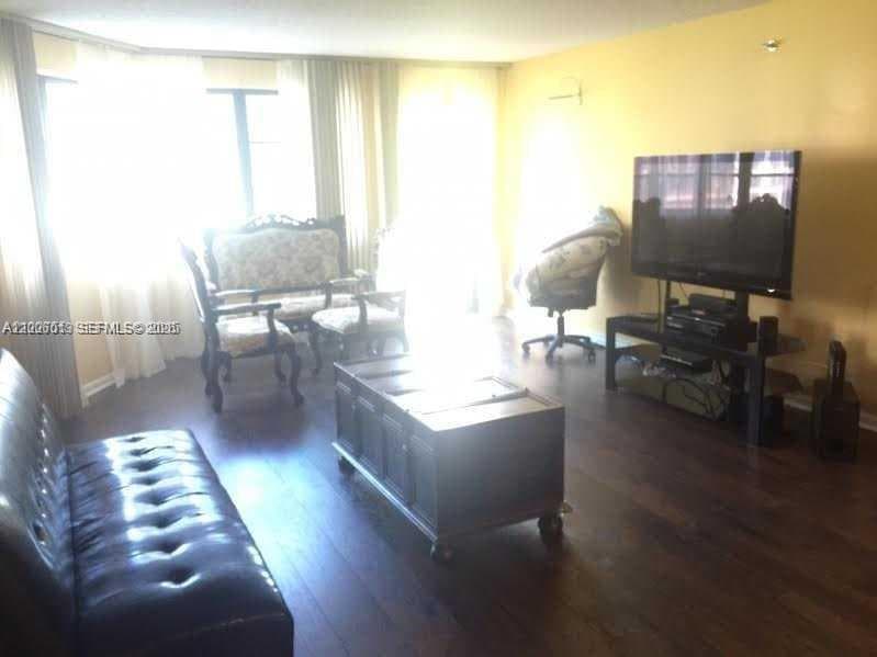 20840 San Simeon Way # 209, Miami FL 33179 — 37
