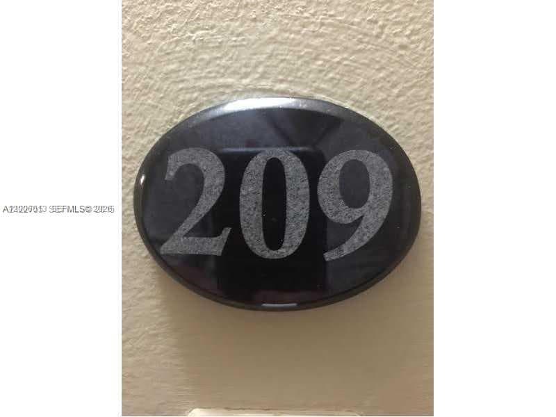 20840 San Simeon Way # 209, Miami FL 33179 — 35