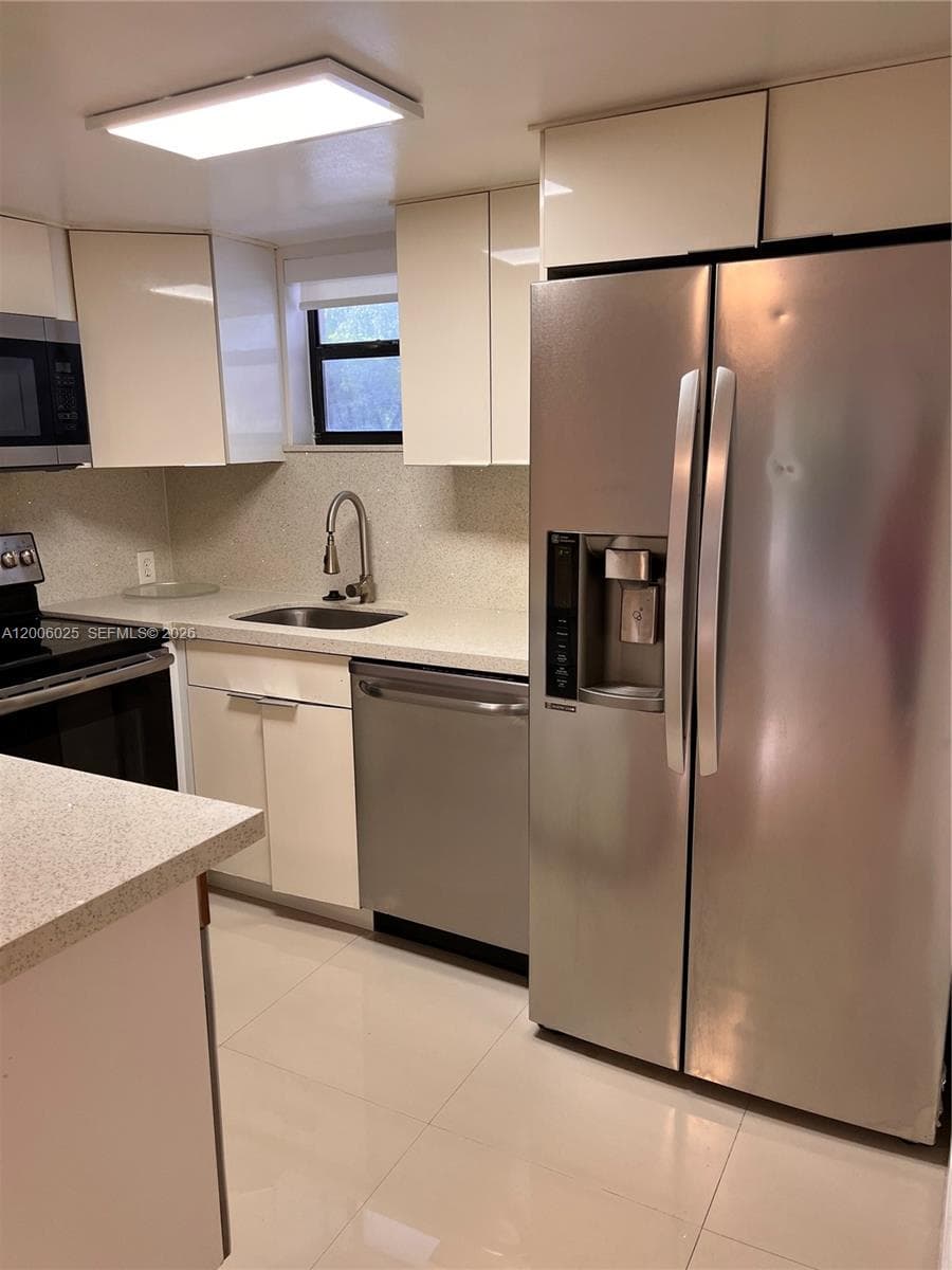 8290 Lake Dr # 108, Doral FL 33166 — 13
