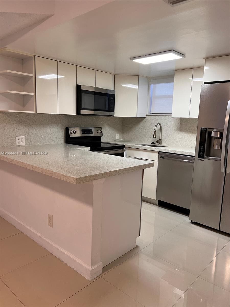 8290 Lake Dr # 108, Doral FL 33166 — 17