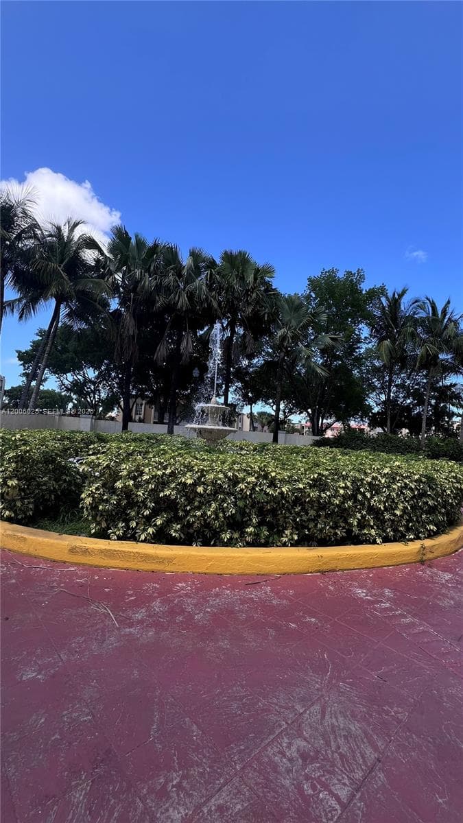 8290 Lake Dr # 108, Doral FL 33166 — 53