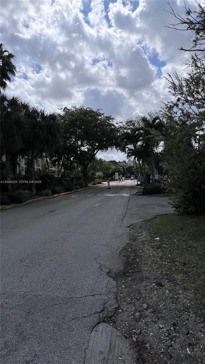 8290 Lake Dr # 108, Doral FL 33166 — 3