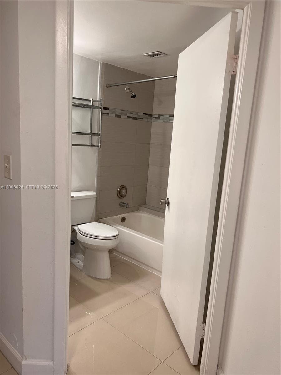 8290 Lake Dr # 108, Doral FL 33166 — 30