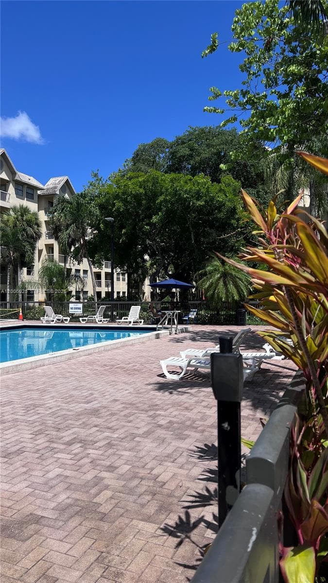 8290 Lake Dr # 108, Doral FL 33166 — 49
