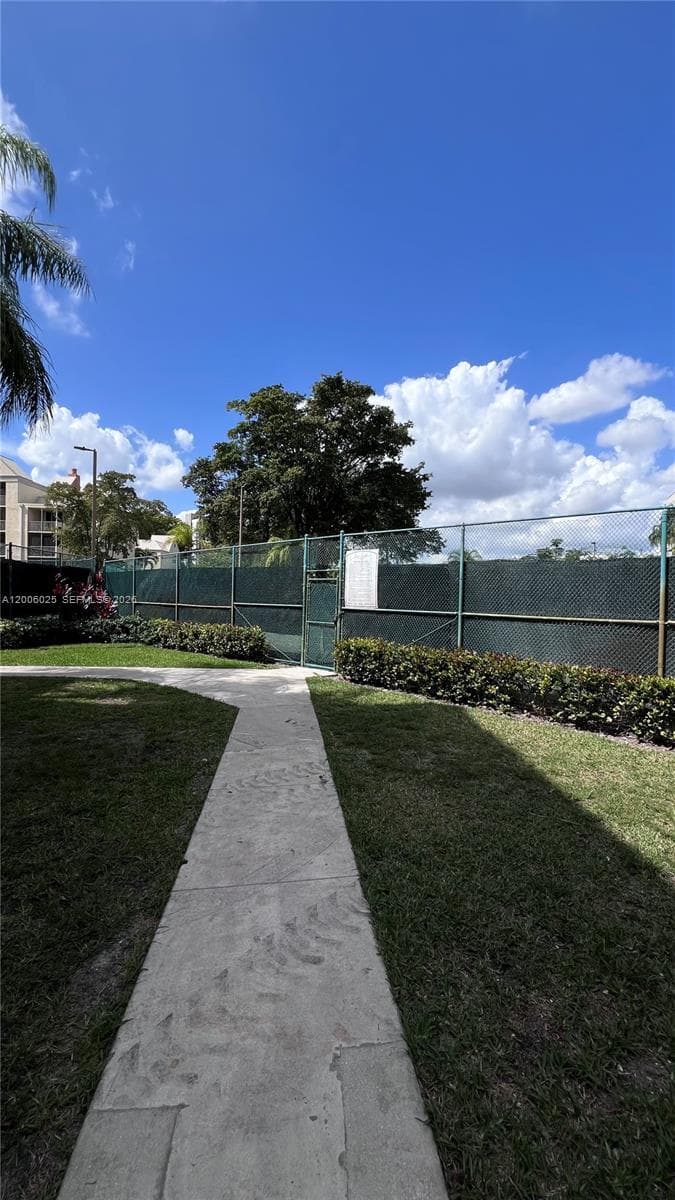 8290 Lake Dr # 108, Doral FL 33166 — 41