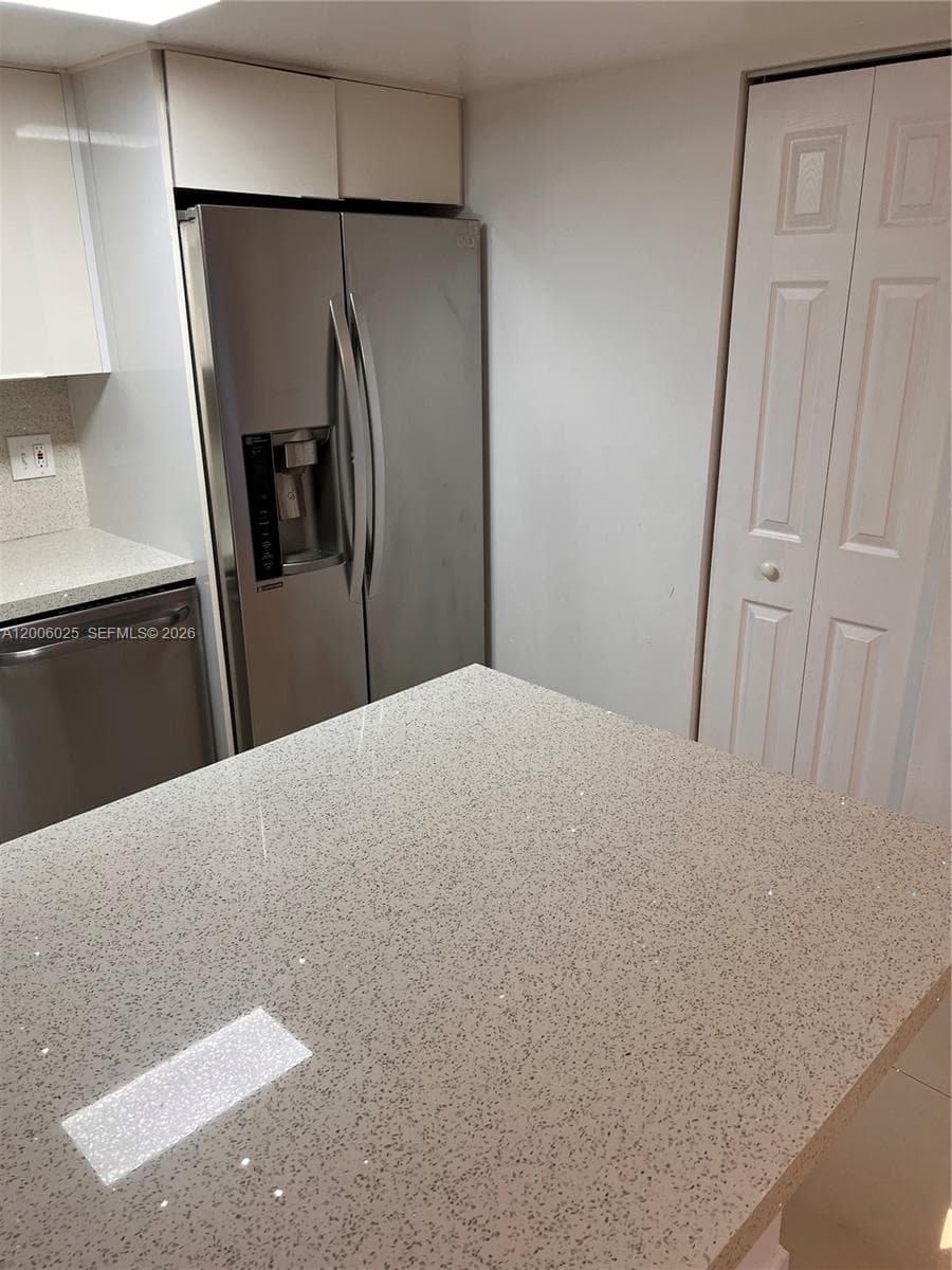 8290 Lake Dr # 108, Doral FL 33166 — 18