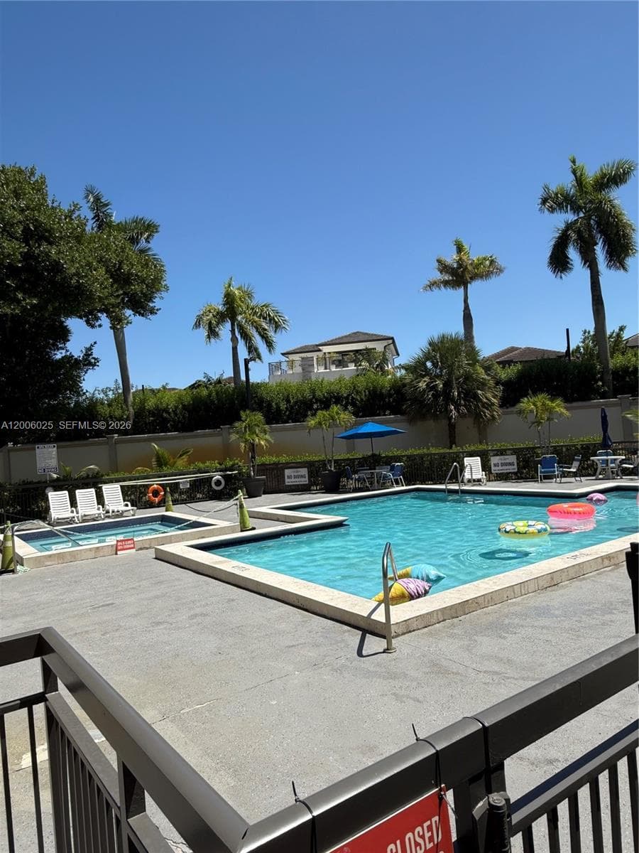 8290 Lake Dr # 108, Doral FL 33166 — 59