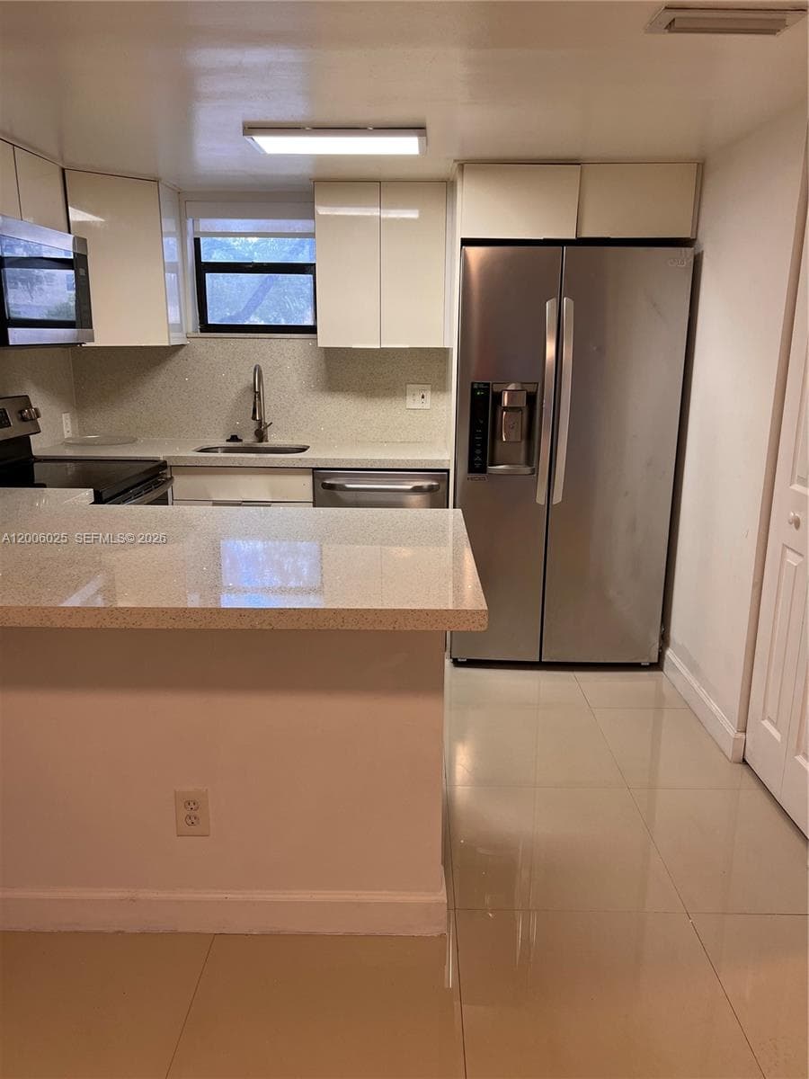 8290 Lake Dr # 108, Doral FL 33166 — 11