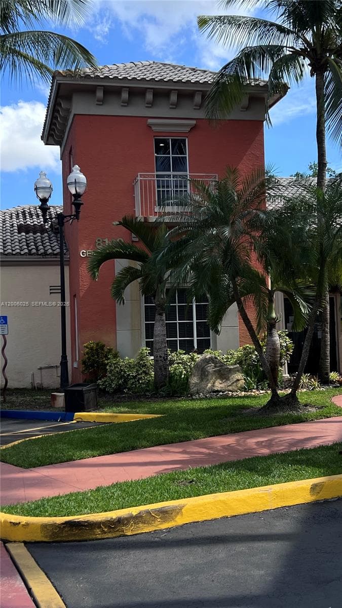8290 Lake Dr # 108, Doral FL 33166 — 40