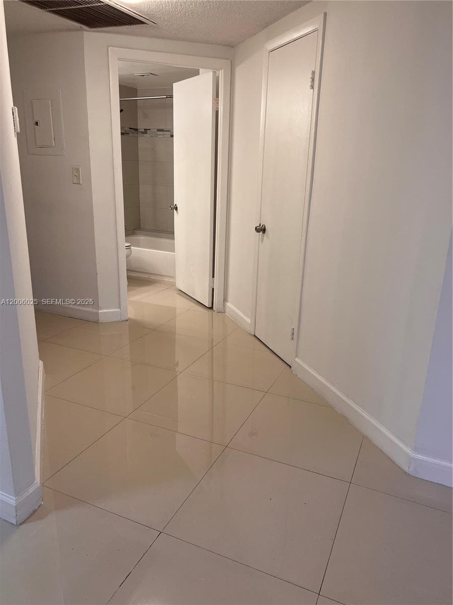 8290 Lake Dr # 108, Doral FL 33166 — 29