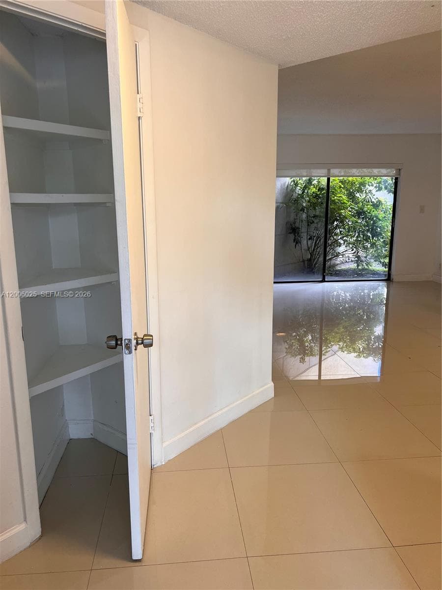 8290 Lake Dr # 108, Doral FL 33166 — 8