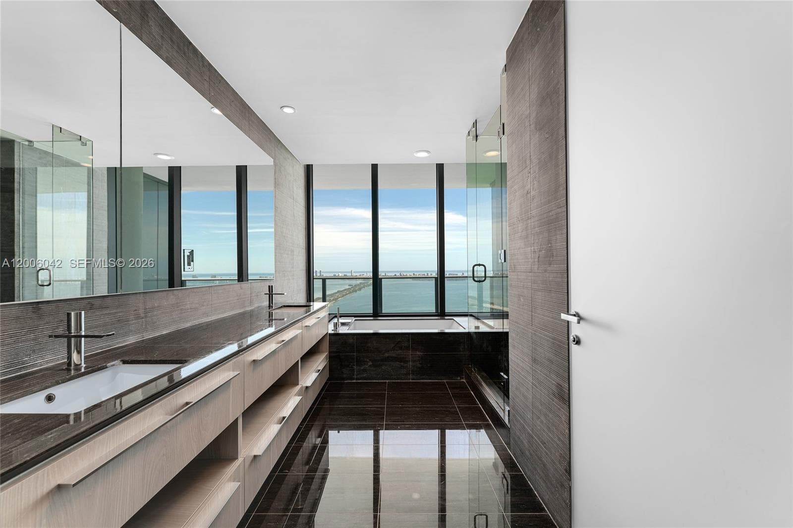3131 NE 7th Ave, Miami FL 33137 — 19