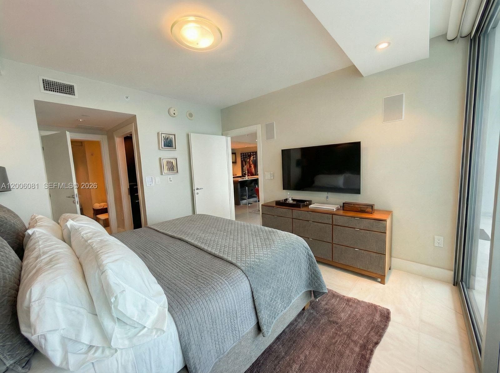 200 BISCAYNE BLVD WAY # 4310, Miami FL 33131 — 14