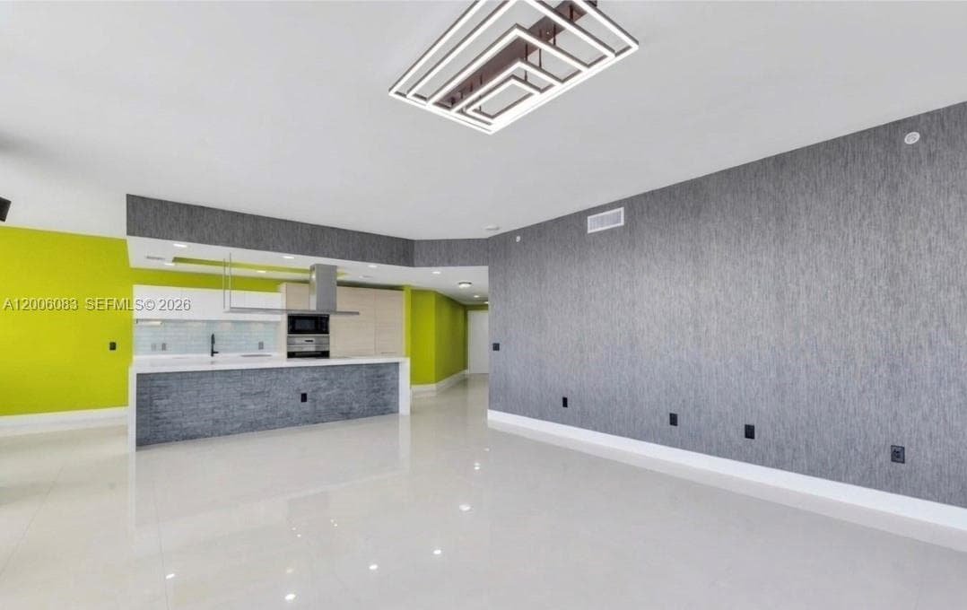 17111 Biscayne Blvd # 909, North Miami Beach FL 33160 — 27