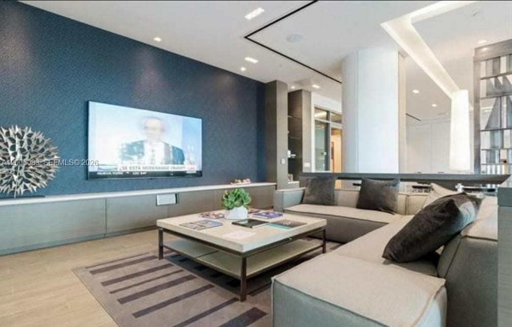 17111 Biscayne Blvd # 909, North Miami Beach FL 33160 — 91