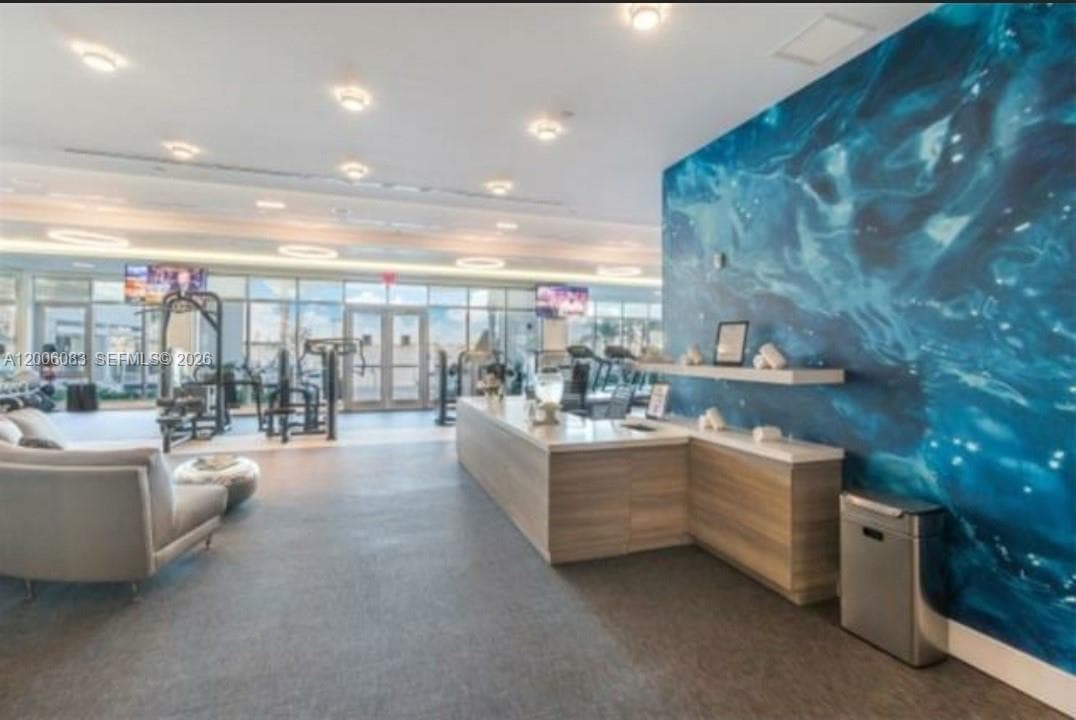 17111 Biscayne Blvd # 909, North Miami Beach FL 33160 — 73