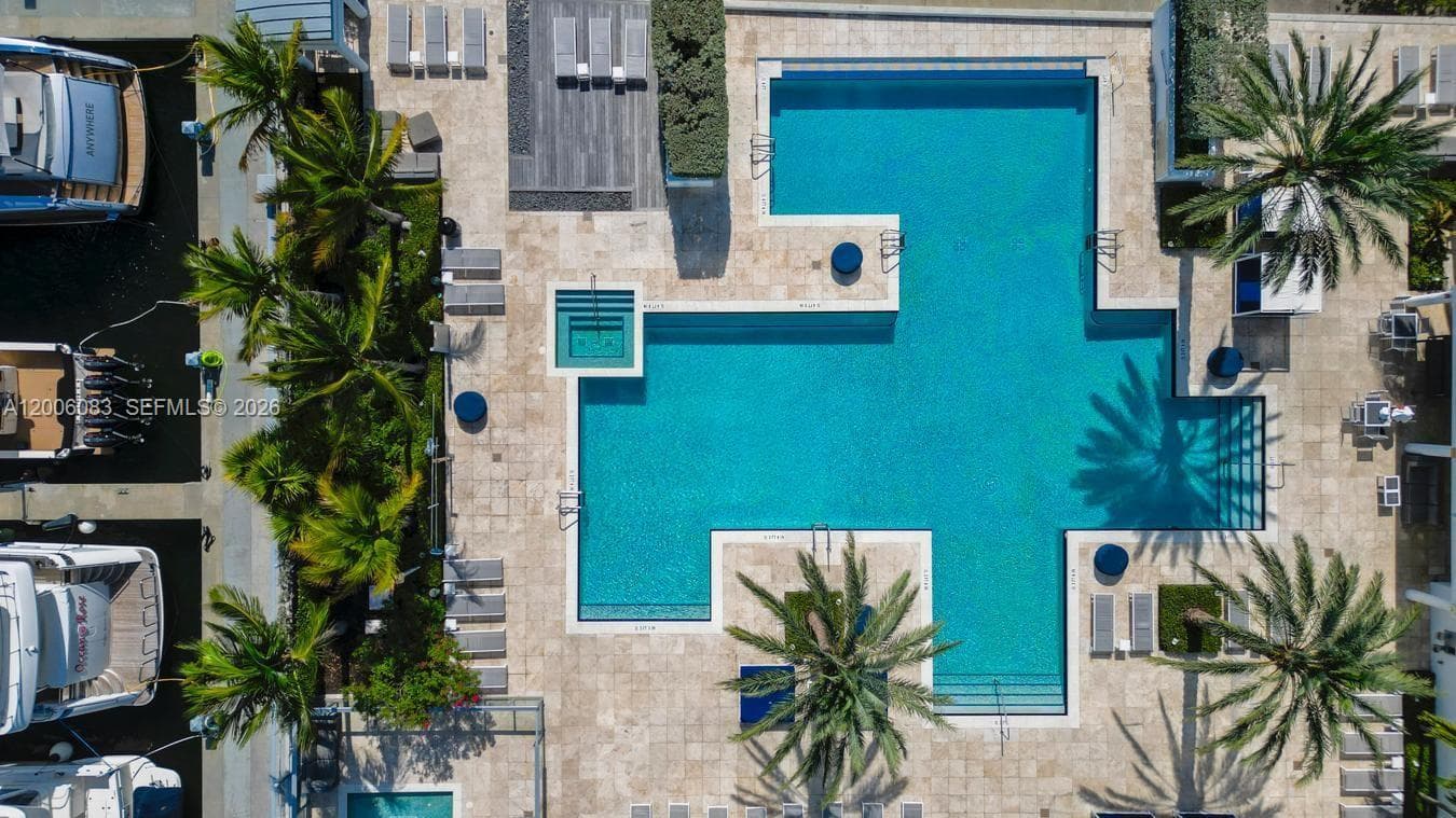 17111 Biscayne Blvd # 909, North Miami Beach FL 33160 — 67