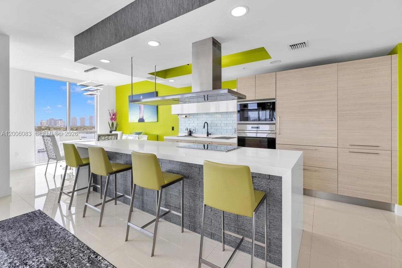 17111 Biscayne Blvd # 909, North Miami Beach FL 33160 — 32