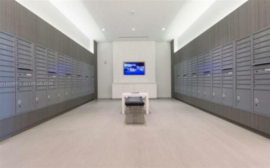 17111 Biscayne Blvd # 909, North Miami Beach FL 33160 — 89