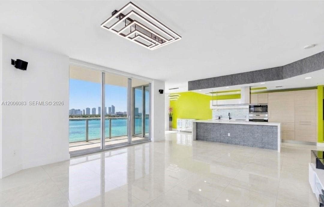 17111 Biscayne Blvd # 909, North Miami Beach FL 33160 — 25