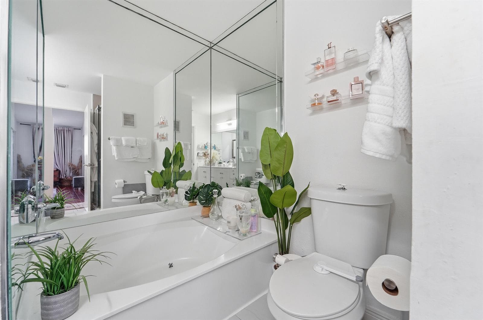 644 NE 195th Street, Miami FL 33179 — 13