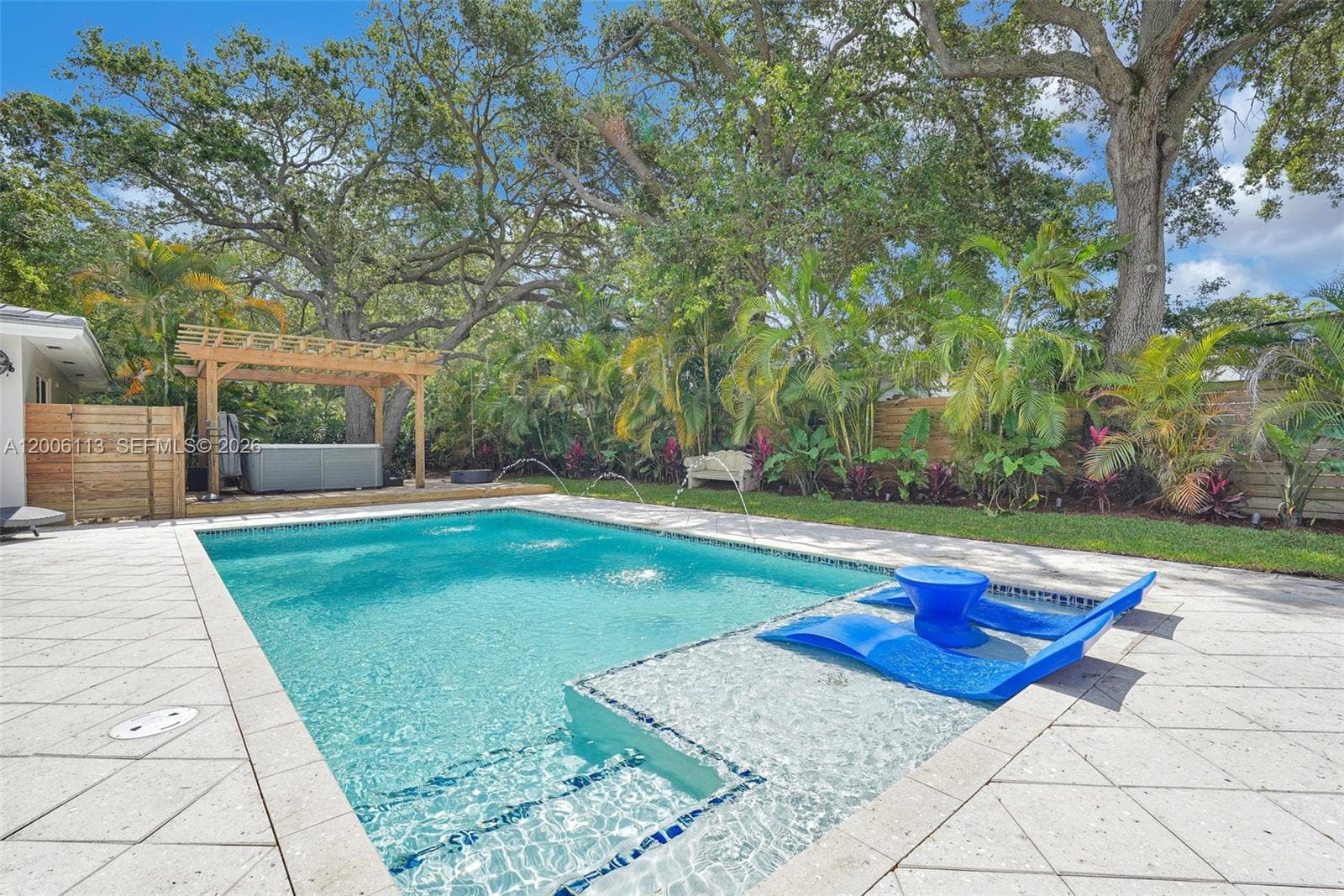 2 NW 89th St, El Portal FL 33150 — 1
