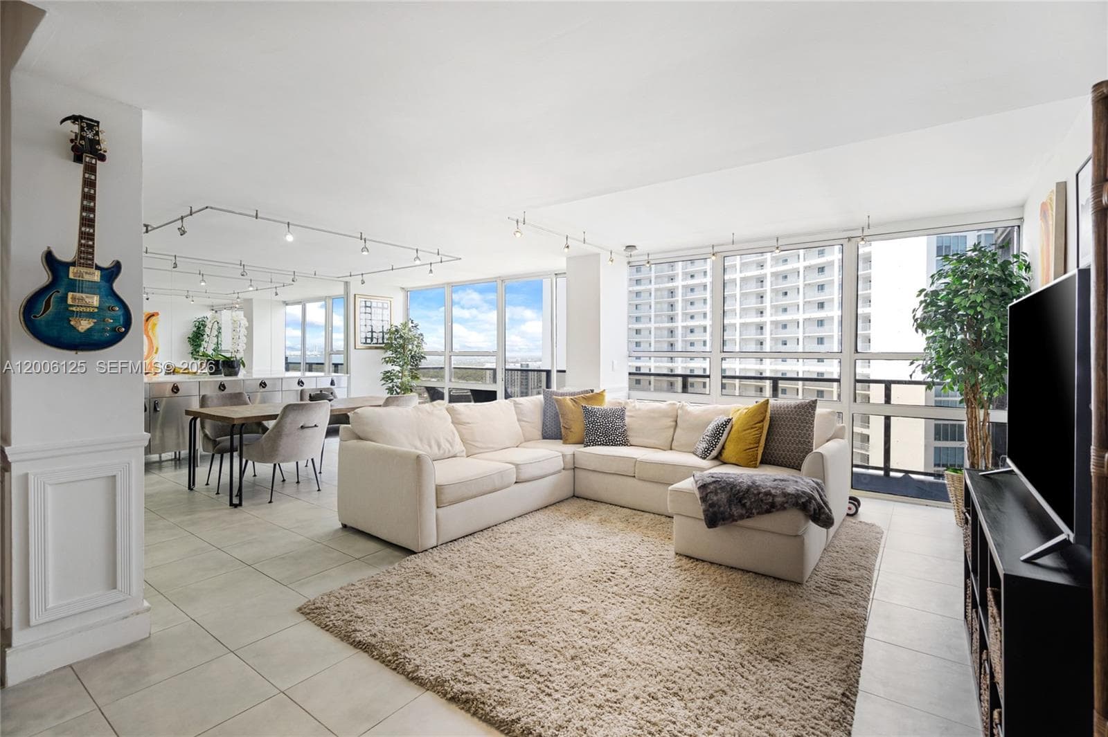 600 NE 36th St, Miami FL 33137 — 17