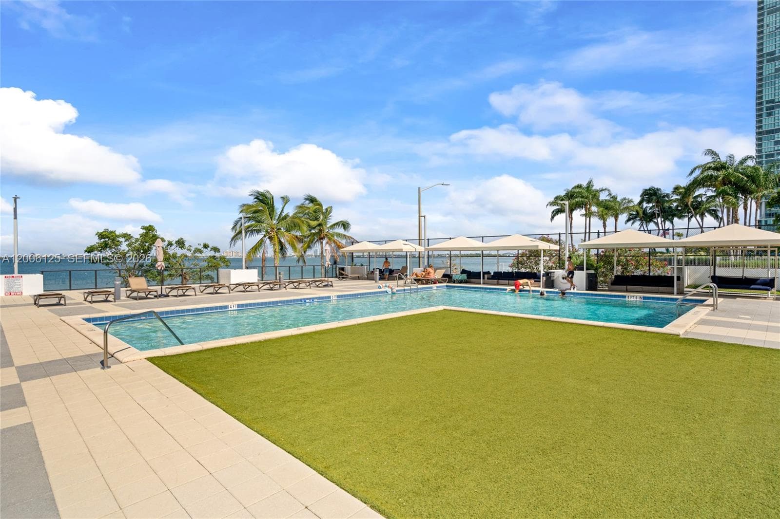600 NE 36th St, Miami FL 33137 — 36