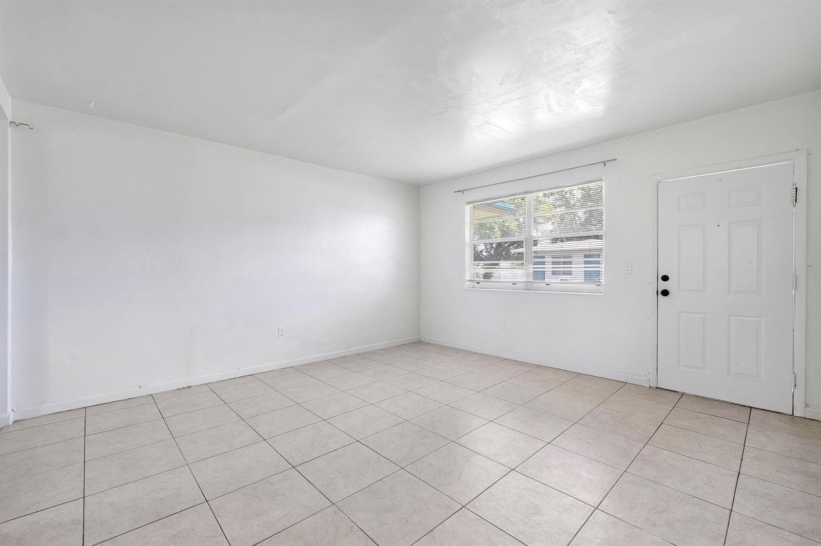 515 NE 150th Street # 3, Miami FL 33161 — 2