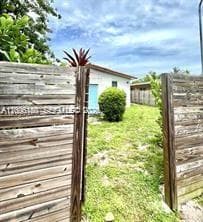 8960 NE 2nd Ave # 1, El Portal FL 33138 — 16