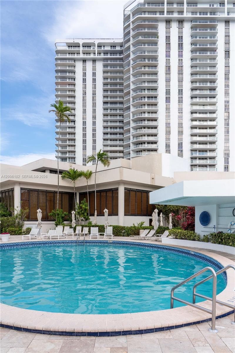 19707 Turnberry Way # 18C, Aventura FL 33180 — 88