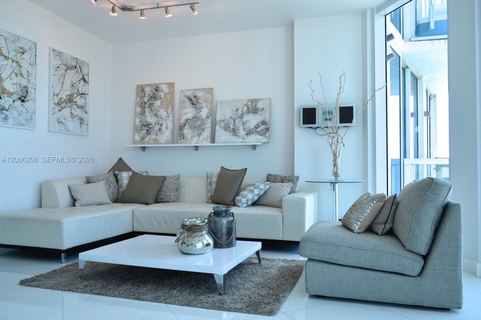 6515 Collins Ave # 1505, Miami Beach FL 33141 — 9