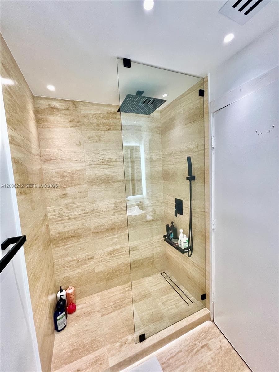 3340 NE 190th St # 409, Aventura FL 33180 — 17