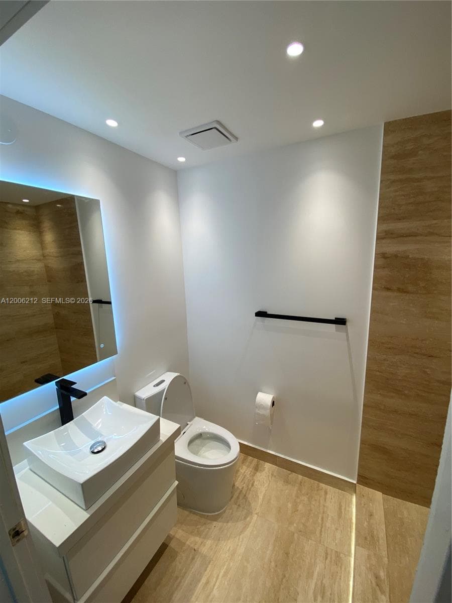 3340 NE 190th St # 409, Aventura FL 33180 — 16