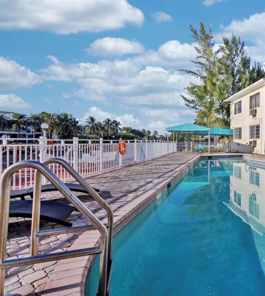4740 Pine Tree Dr # 20, Miami Beach FL 33140 — 2