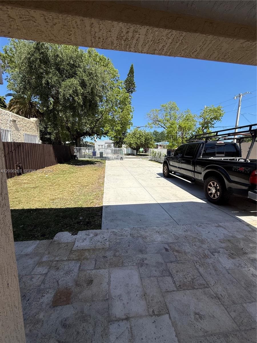 6716 NW 6th Ave # 2, Miami FL 33150 — 17