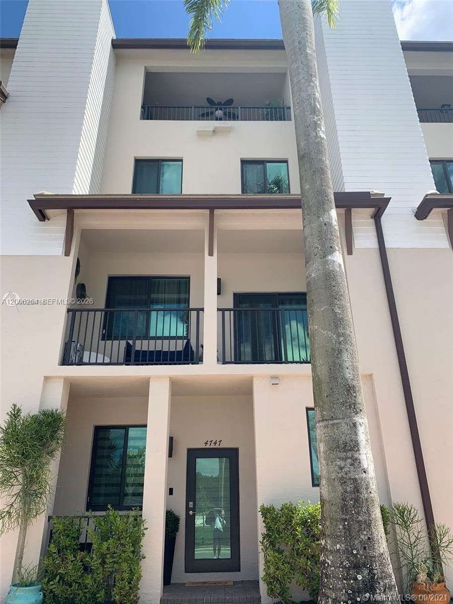 4747 NW 85th Ave, Doral FL 33166 — 1