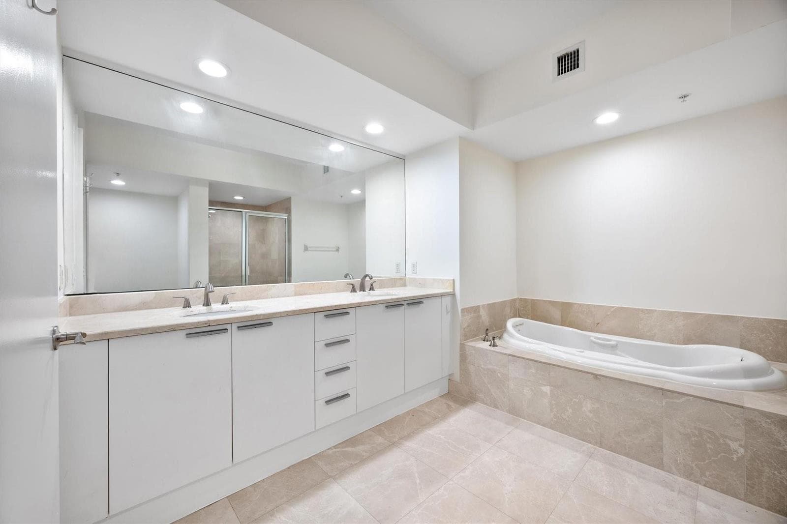 15051 Royal Oaks Lane # 2106, North Miami FL 33181 — 21