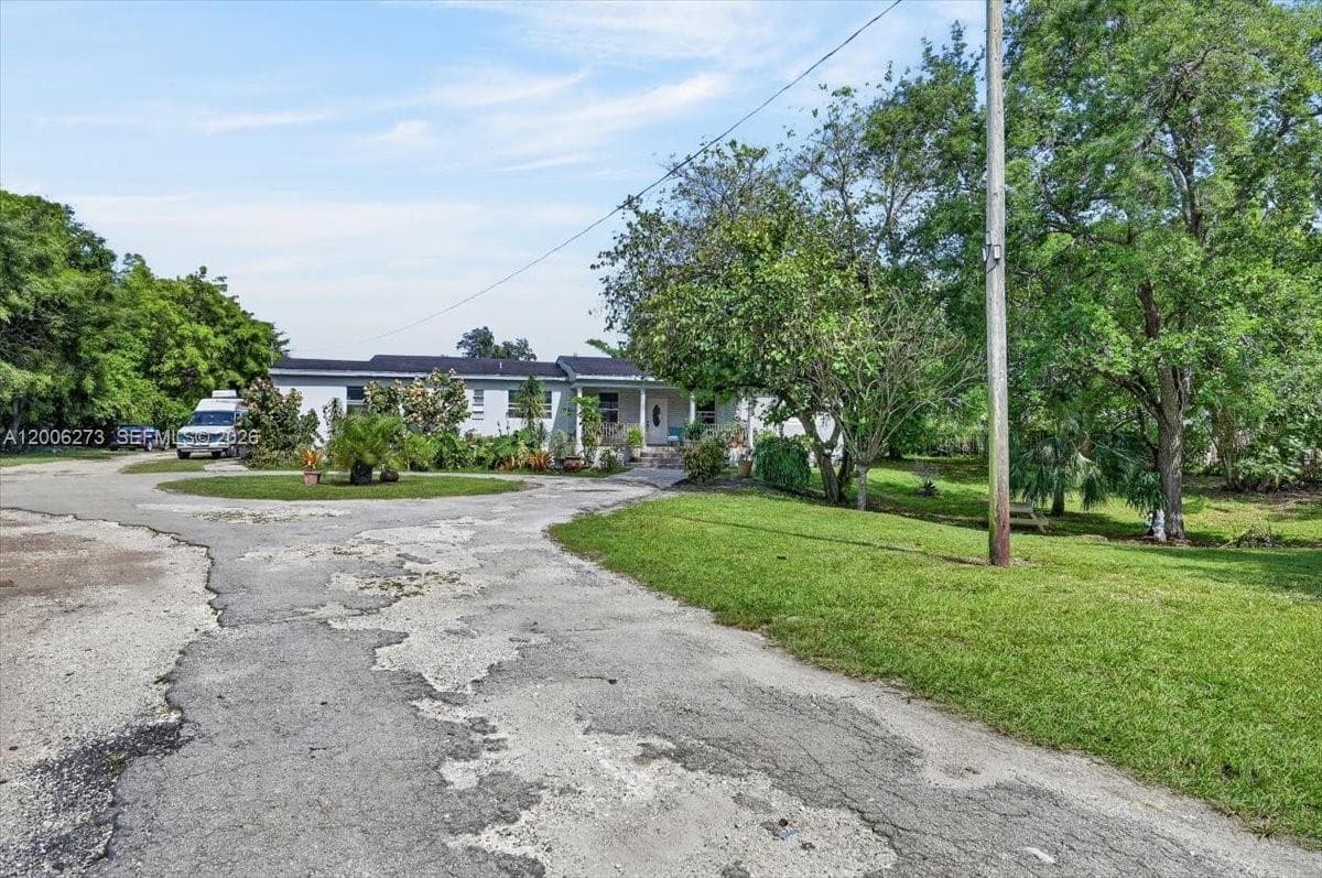 23825 SW 142nd Ave, Homestead FL 33032 — 41