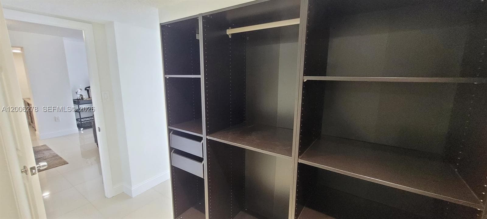 18011 Biscayne Blvd # 402, Aventura FL 33160 — 18