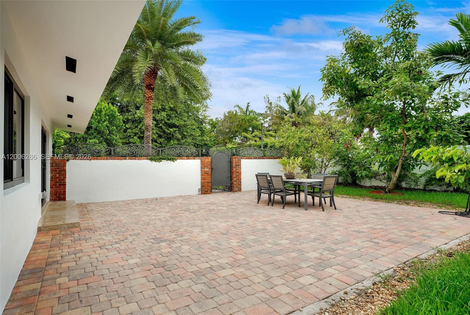 6820 SW 86th Ave, Miami FL 33143 — 32