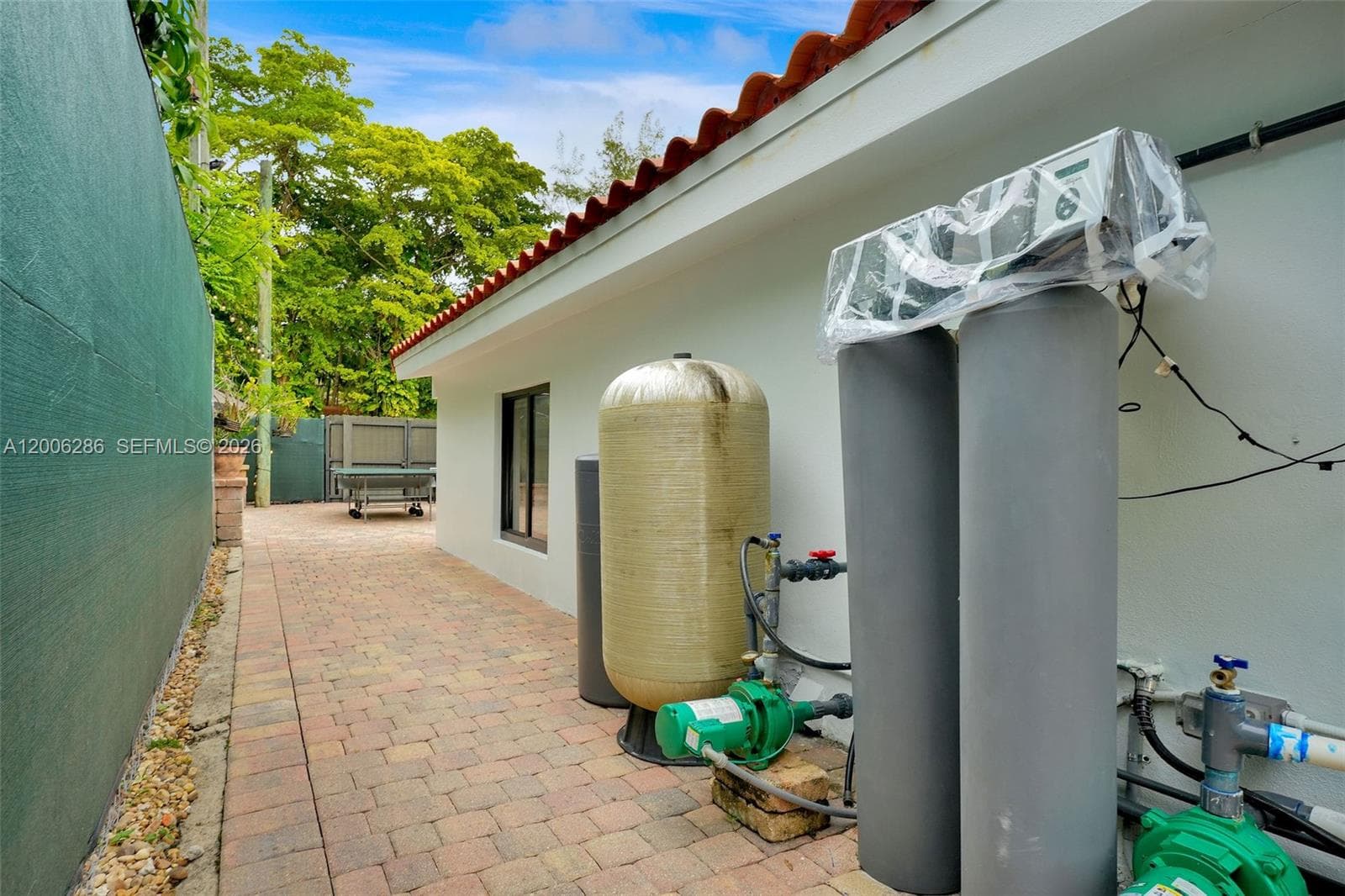 6820 SW 86th Ave, Miami FL 33143 — 34