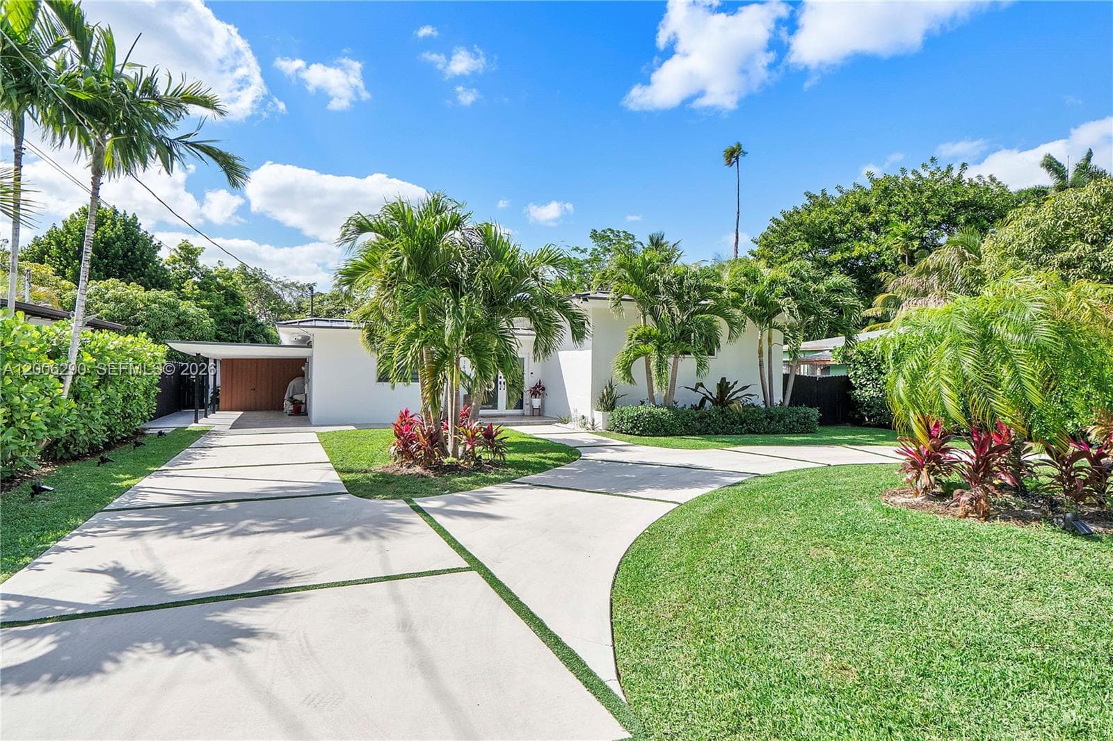 14830 N Spur Dr, Miami FL 33161 — 72