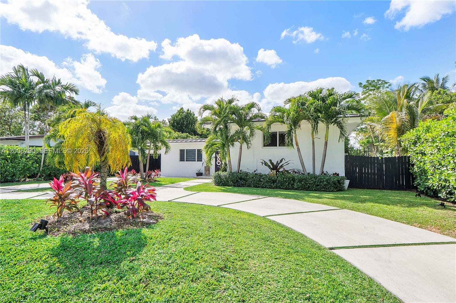 14830 N Spur Dr, Miami FL 33161 — 75