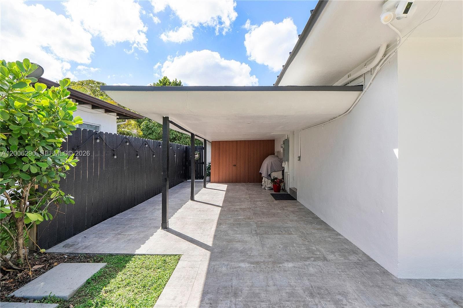 14830 N Spur Dr, Miami FL 33161 — 69
