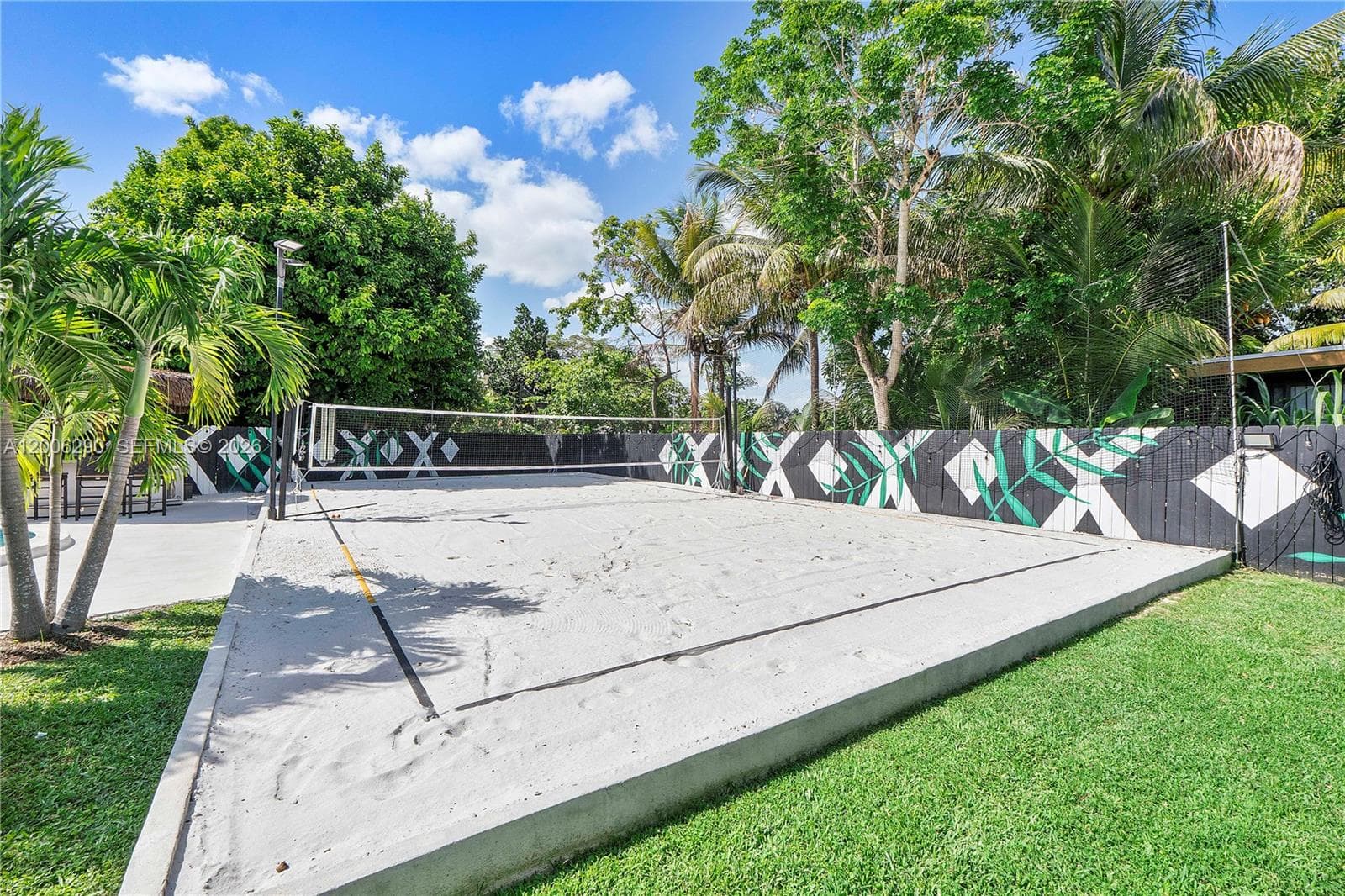 14830 N Spur Dr, Miami FL 33161 — 49